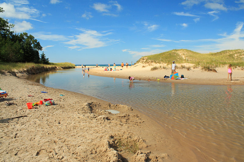 lake michigan outlet on north bar lake